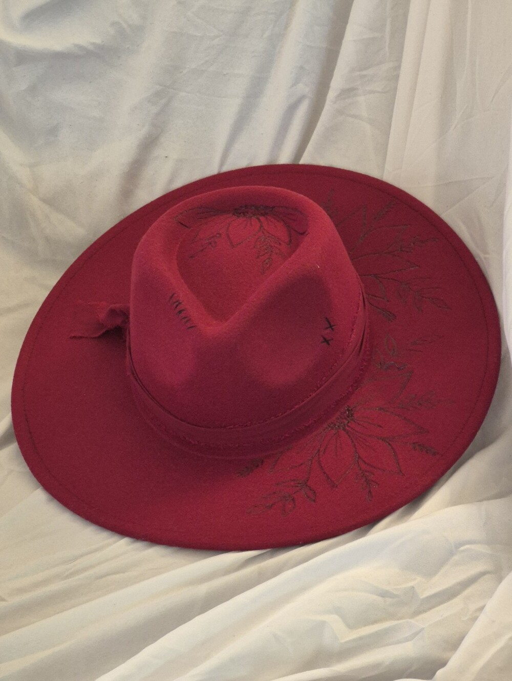 Stylish Red Wide-Brim Floral Felt Hat. Size Large. Sunflower Design.